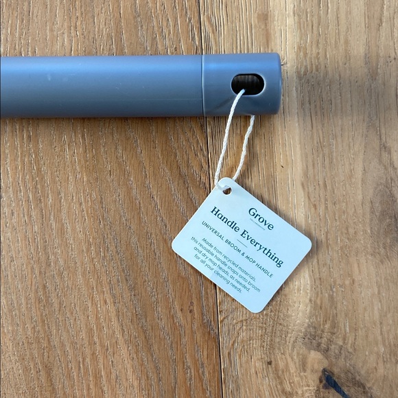 Grove Collaborative Gray Extendable Handle - Picture 2 of 6